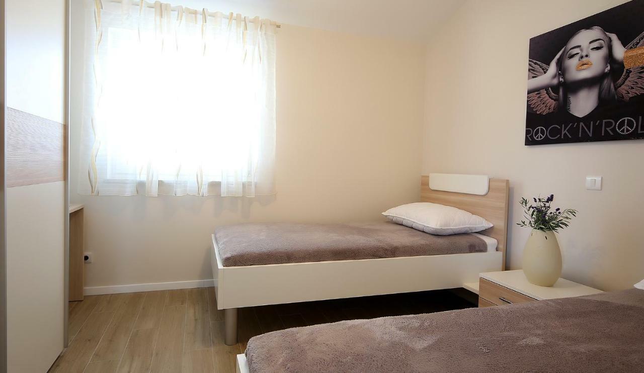 Apartment Porpo Malinska Bagian luar foto